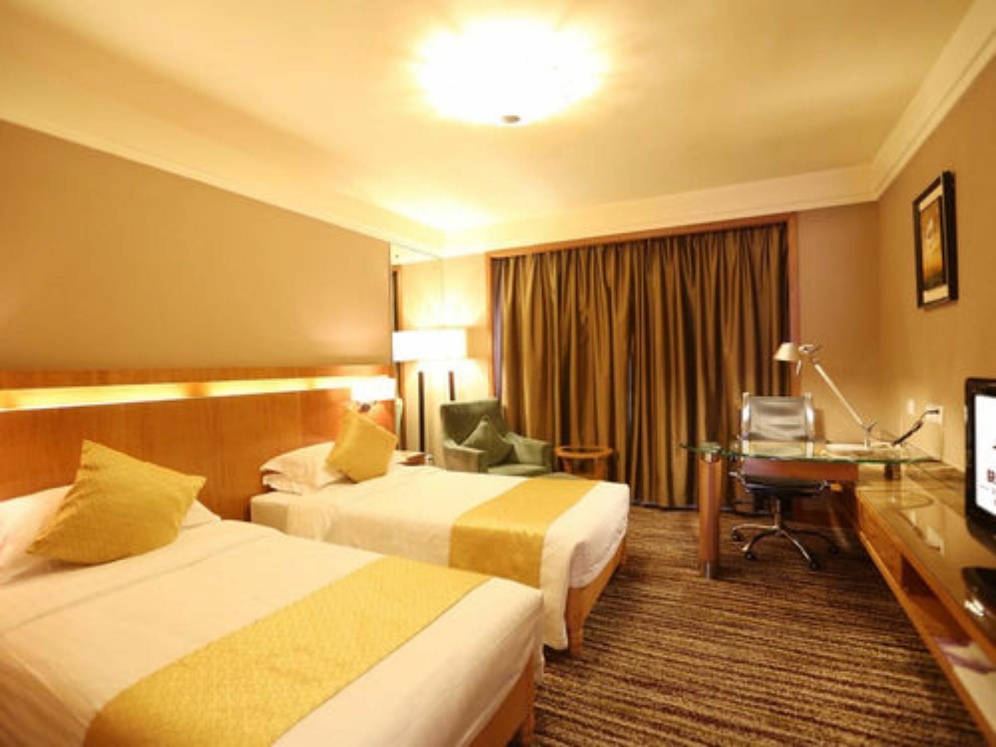 Qingdao Kuaitong International Hotel Esterno foto
